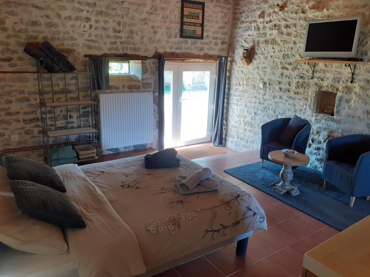 gîte le tilleul de la Fontaine Alluy Extérieur photo